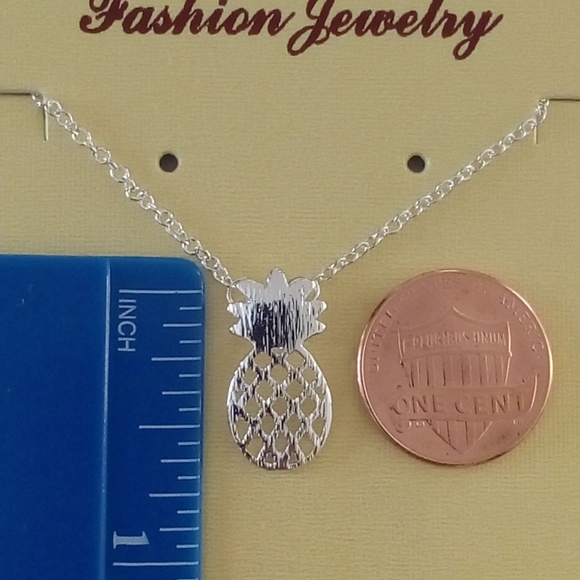 2x$10 Gold or Silver Pineapple Necklace - Picture 3 of 3